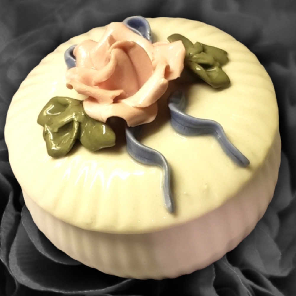 Vtg Rose & Leaves With Ribbon Trinket Jewelry Box